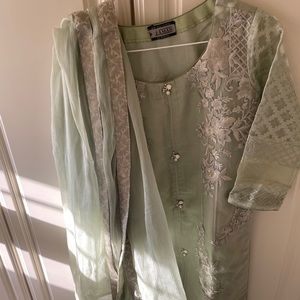 Agha Noor, stitched 3 piece chiffon, light green threadwork embroidery.